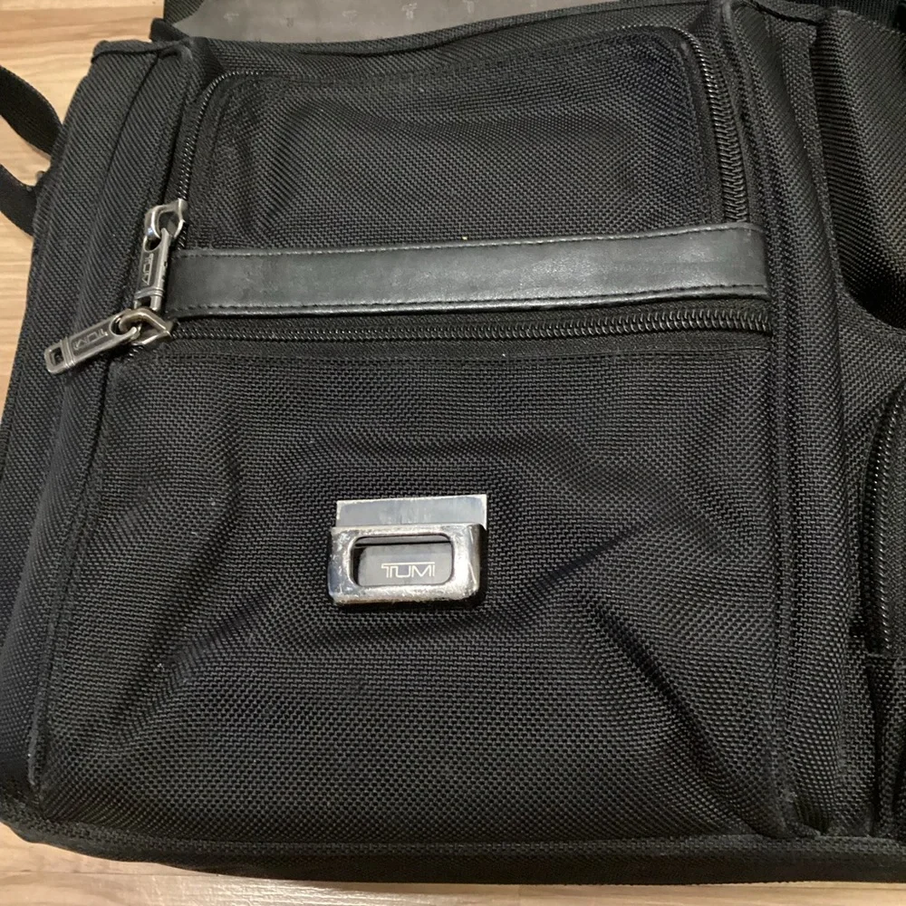 TUMI Shoulder Bag 26175D4 Black Cu Out Nylon Flap Messenger Computer Laptop Bag