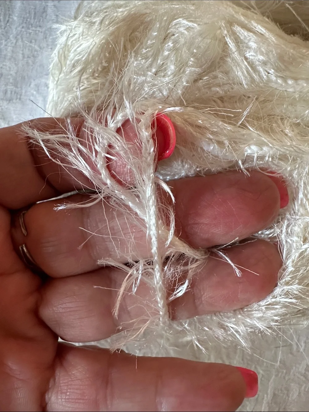 Yarn Eyelash Off White