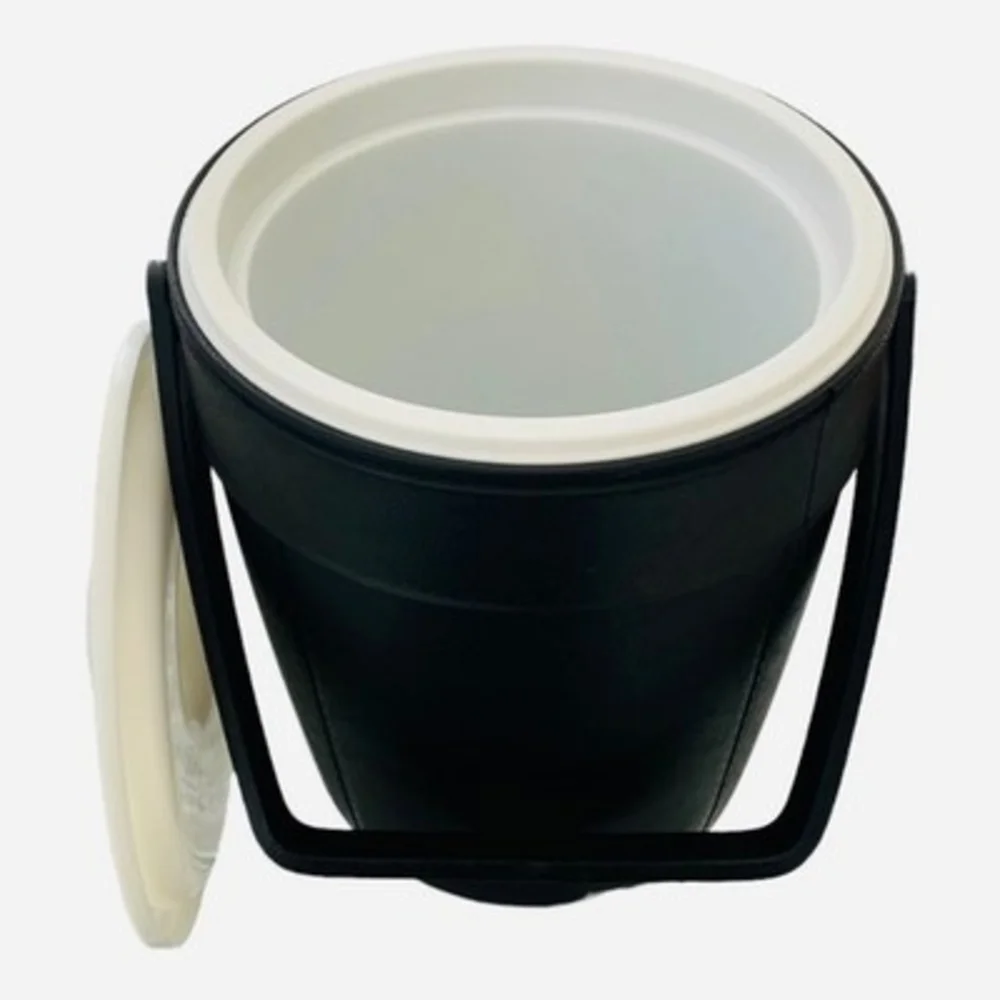 Rubbermaid vintage black